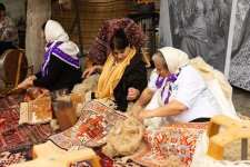 Bu gün Azərbaycanda  5 may “Xalçaçı günü”dür! (FOTO)