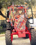 Gəncənin xüsusi bəzədilən traktoru sərgidə maraqla qarşılandı (FOTO)