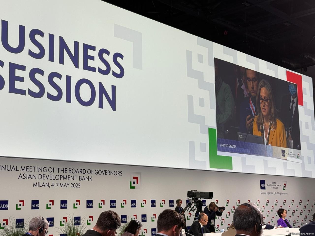 ABŞ AİB-i yoxsulluğun azaldılması və bazar yönümlü iqtisadi artıma diqqət yetirməyə çağırır