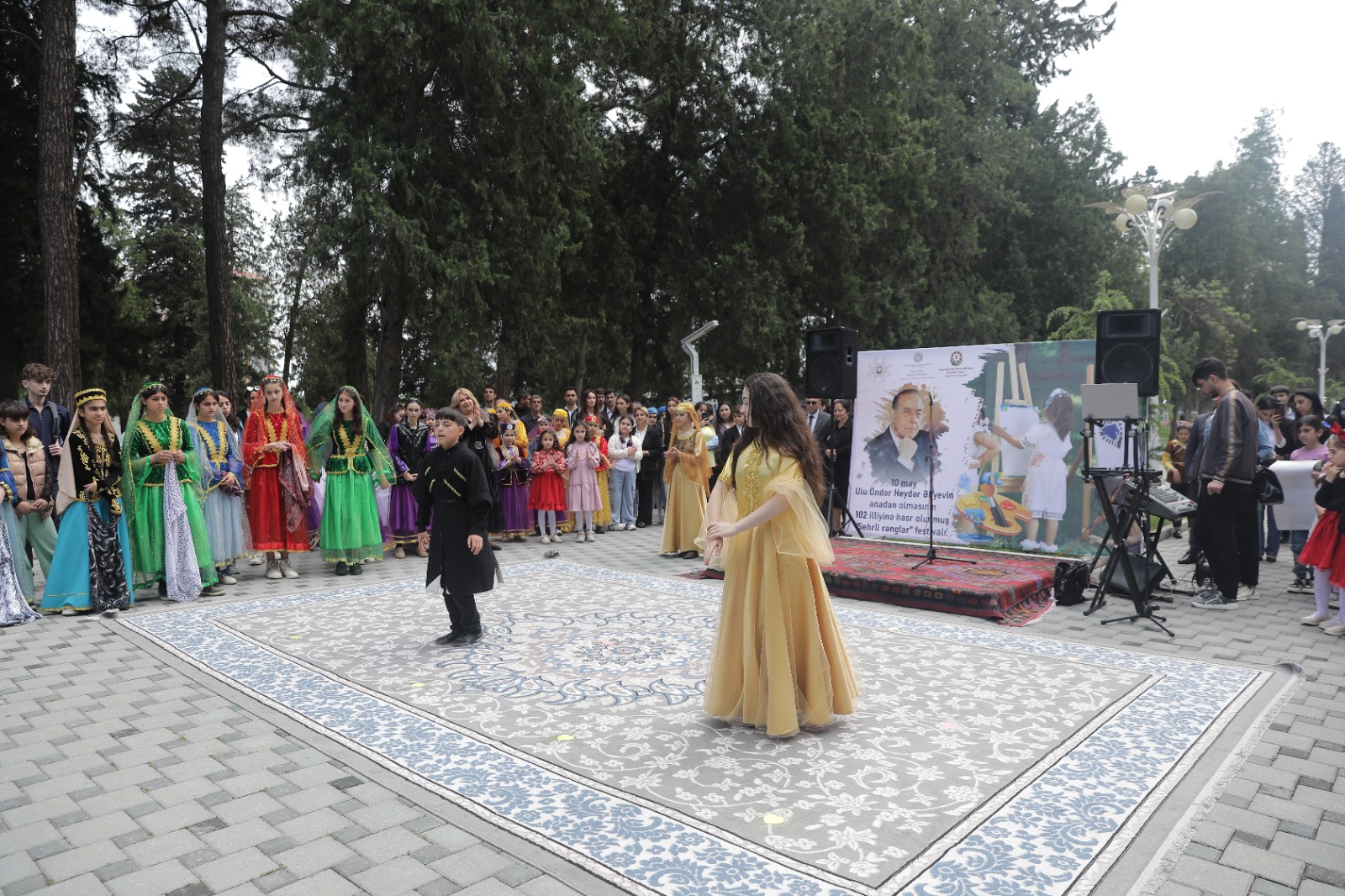 Xaçmazda ”Sehrli rənglər”adlı festival keçirilib (FOTO)