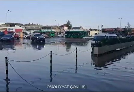 Yağıntılı hava şəraiti subasmaya səbəb oldu (VİDEO)