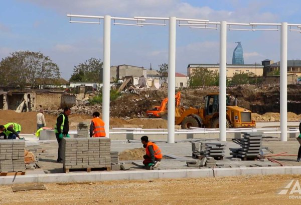 Paytaxtın bu küçəsinin bir hissəsi əsaslı şəkildə yenidən qurulur (FOTO/VİDEO)