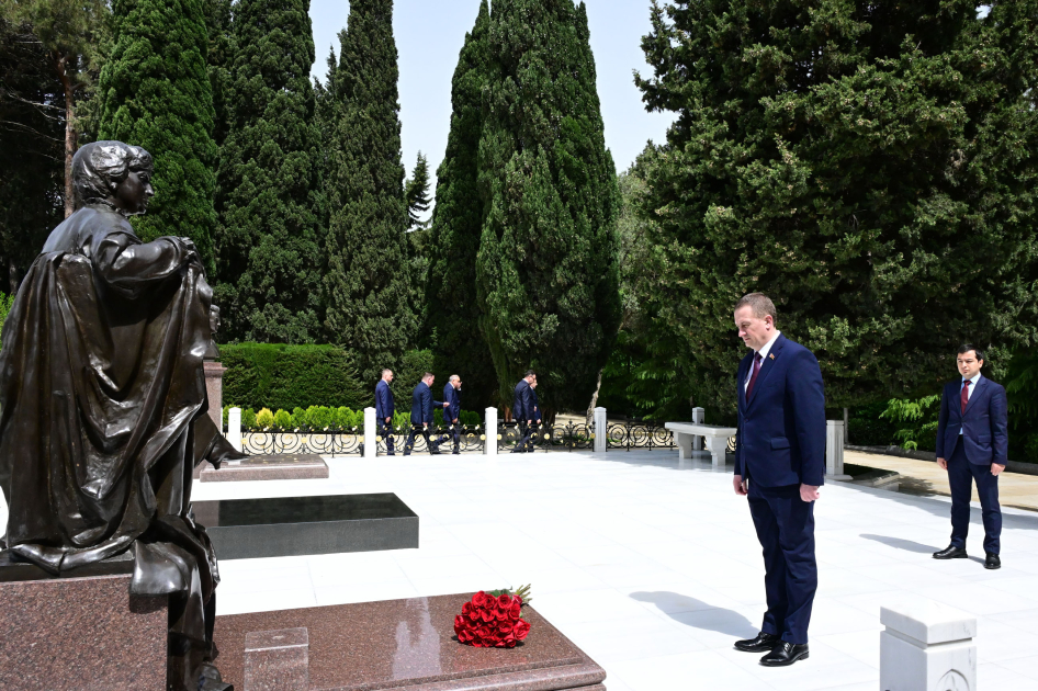 Belarusun Baş naziri Fəxri xiyabanı ziyarət edib (FOTO)