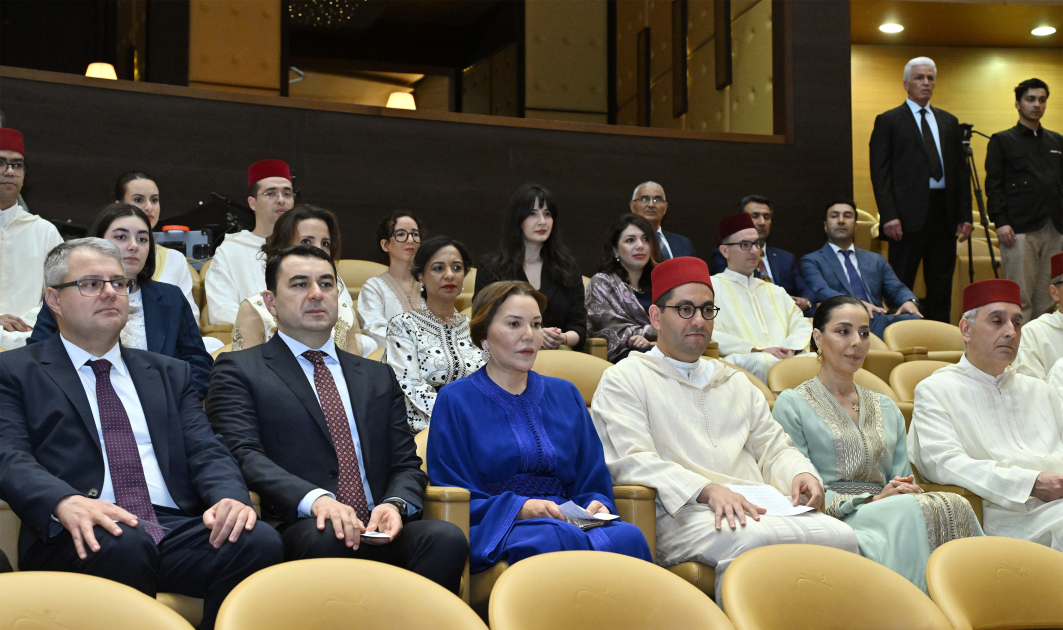 Mərakeşin xanım Şahzadəsi Beynəlxalq Muğam Mərkəzi ilə tanış olub (FOTO)