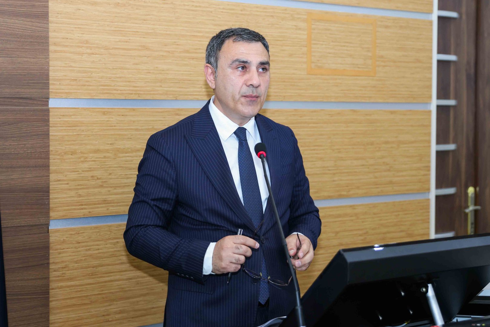 Elmi Şurada UNEC-in elmi nailiyyətləri və rəqəmsallaşmaya keçidlə bağlı hesabat açıqlanıb (FOTO)
