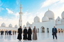 Parlament nümayəndə heyəti Əbu-Dabidə Şeyx Zayed məscid kompleksi ilə tanış olub (FOTO)