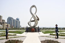 Belarusun Baş naziri Zəfər parkını ziyarət edib (FOTO)