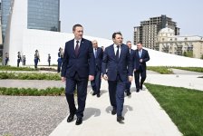 Belarusun Baş naziri Zəfər parkını ziyarət edib (FOTO)