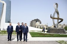 Belarusun Baş naziri Zəfər parkını ziyarət edib (FOTO)