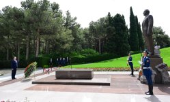 Belarusun Baş naziri Fəxri xiyabanı ziyarət edib (FOTO)