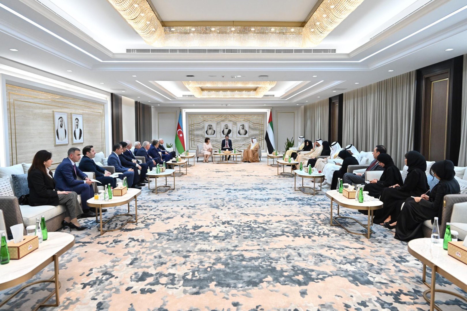 Azərbaycan və BƏƏ arasında münasibətlərin strateji tərəfdaşlıq səviyyəsinə yüksəlməsi müzakirə edilib (FOTO)