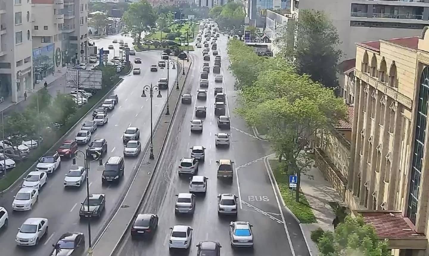 Sürücülərin NƏZƏRİNƏ: Bakıda bu yollarda sıxlıq var - SİYAHI (FOTO)