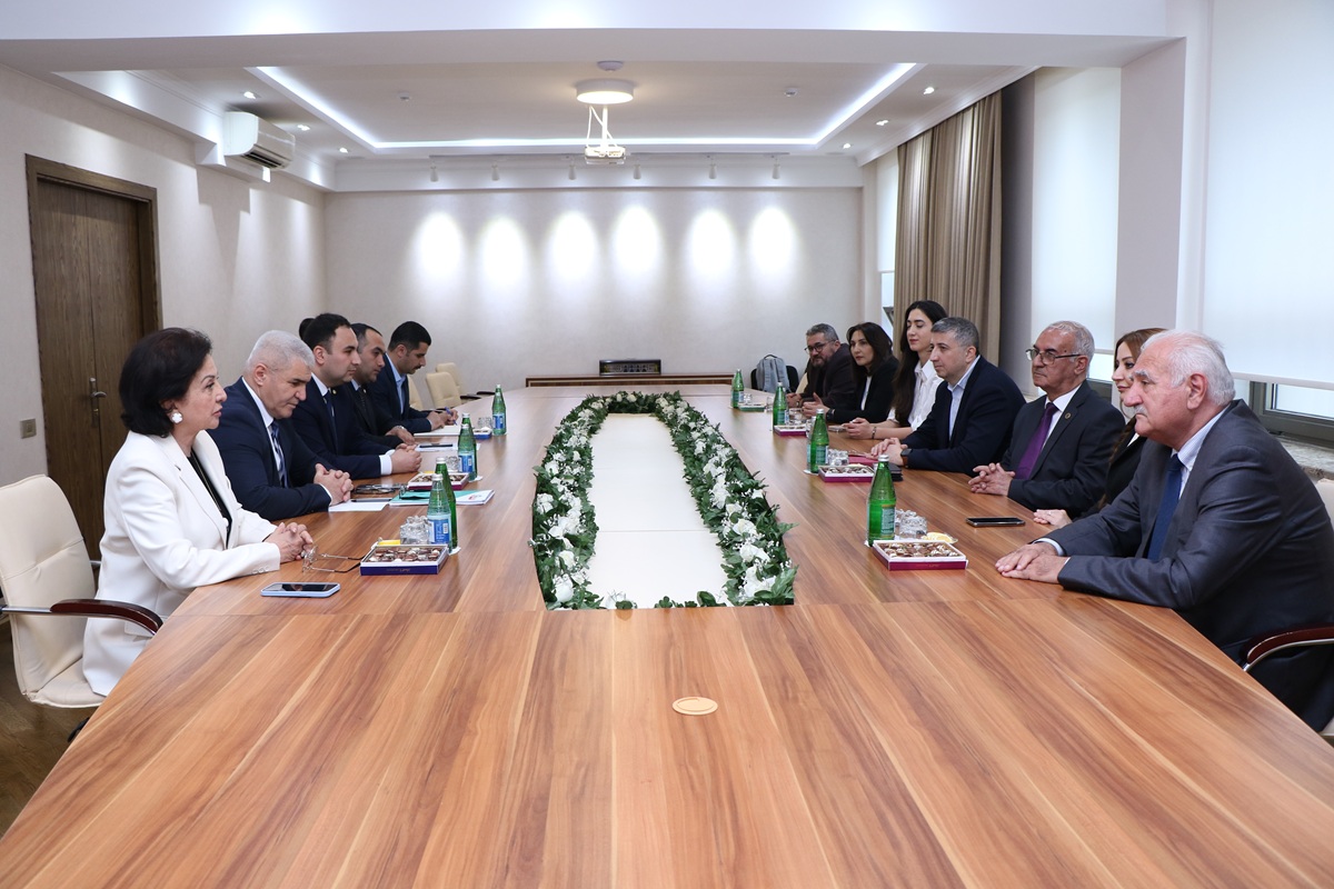 Elm və Təhsil Nazirliyi yanında İctimai Şuranın üzvləri Azərbaycan Memarlıq və İnşaat Universitetində olublar (FOTO)