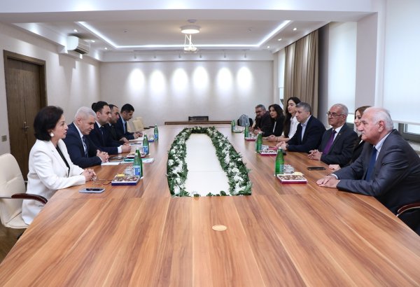 Elm və Təhsil Nazirliyi yanında İctimai Şuranın üzvləri Azərbaycan Memarlıq və İnşaat Universitetində olublar (FOTO)