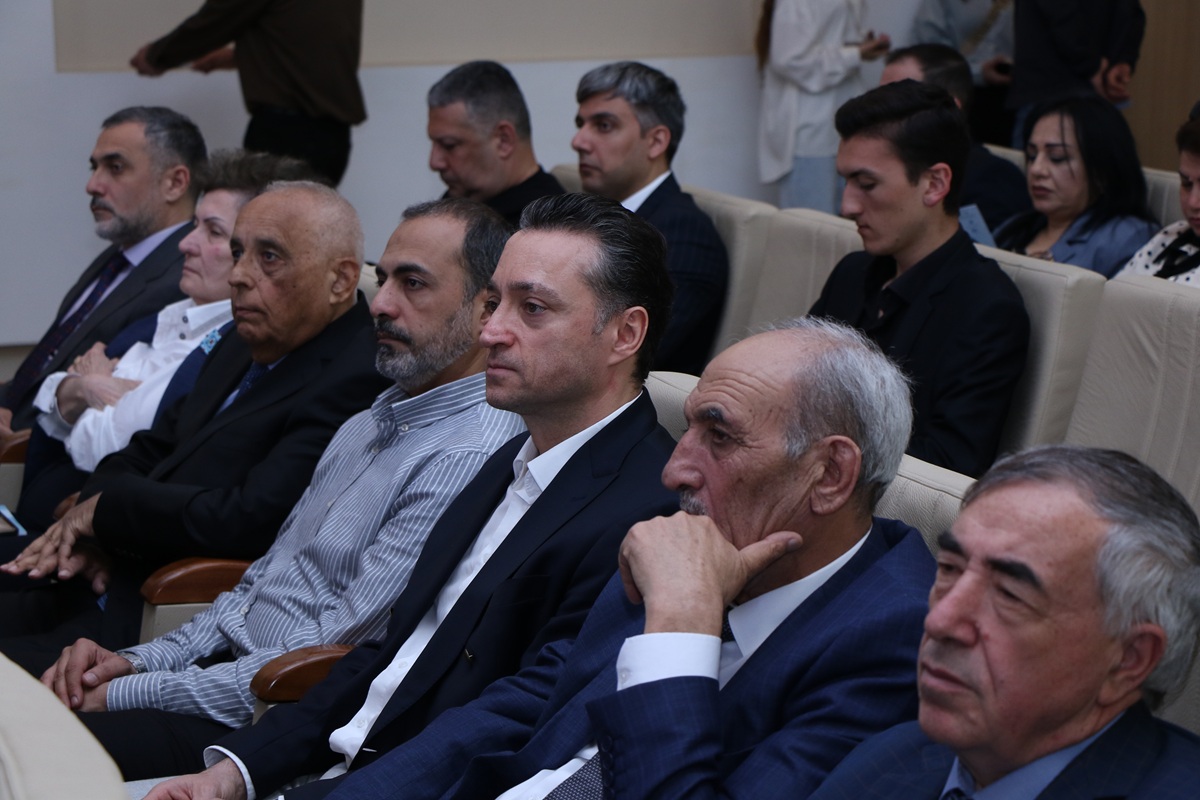 Tələbə və magistrantların 47-ci ənənəvi elmi konfransı öz işinə başlayıb (FOTO)