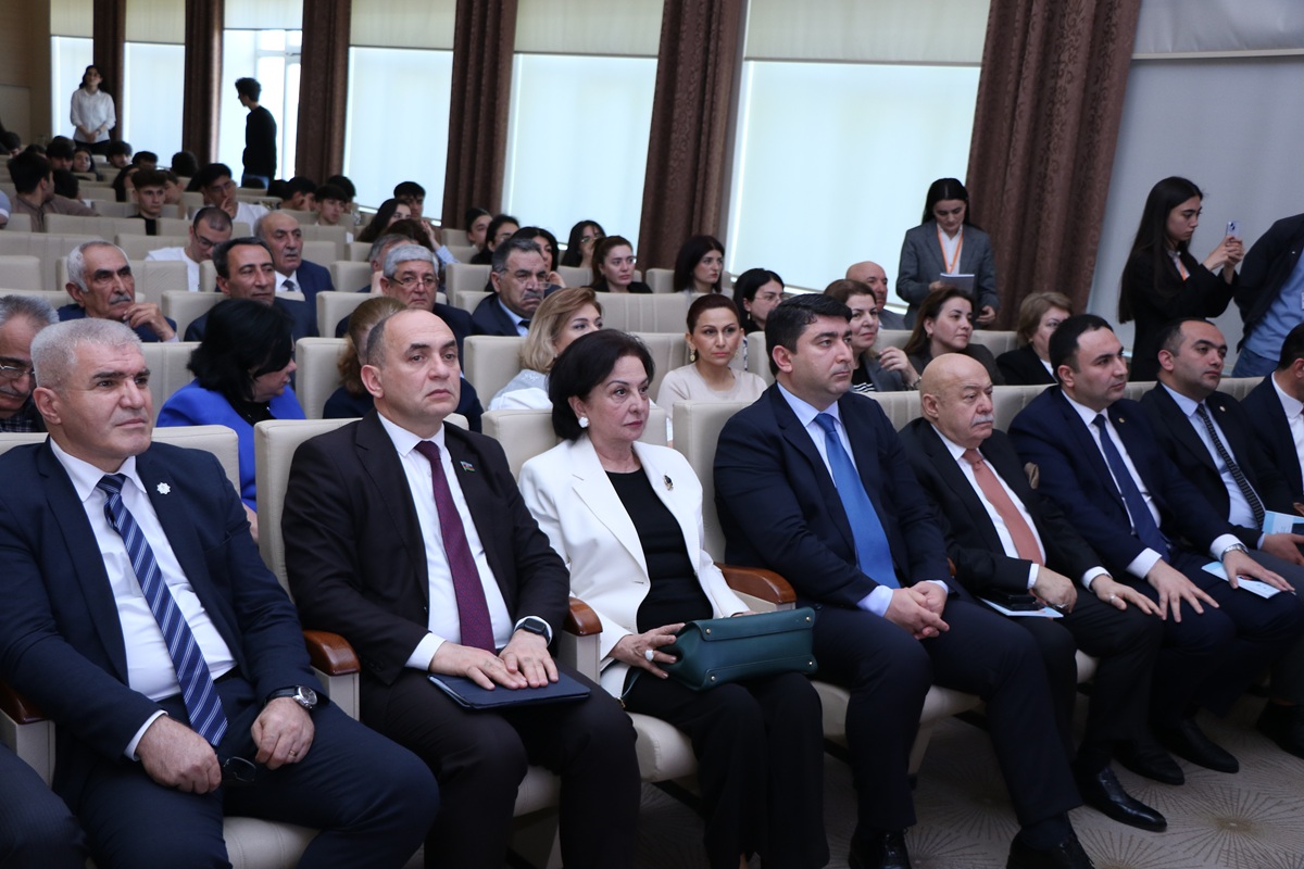 Tələbə və magistrantların 47-ci ənənəvi elmi konfransı öz işinə başlayıb (FOTO)