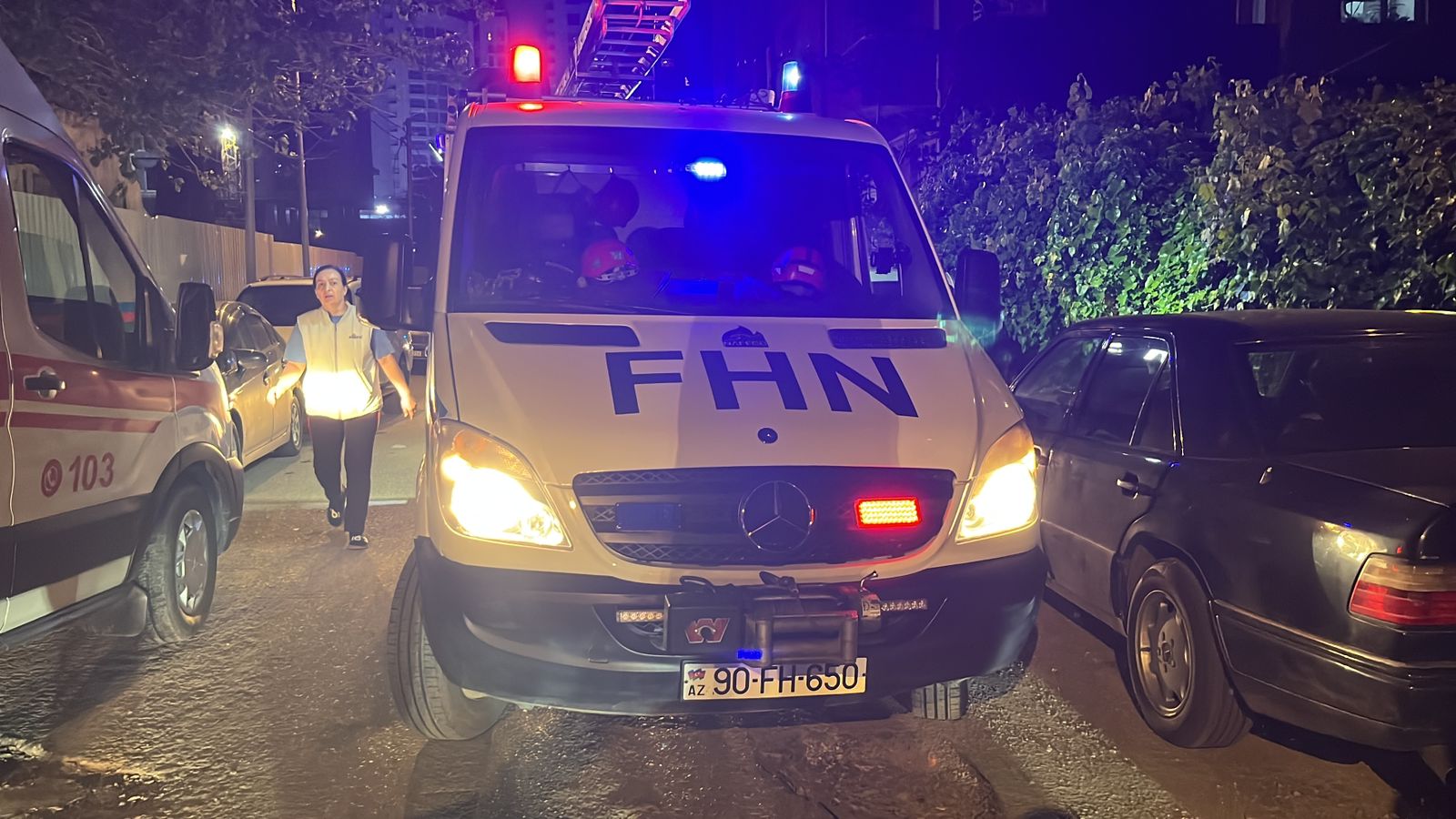 Nəsimi rayonunda baş vermiş yanğın tam söndürülüb (ƏLAVƏ OLUNUB) (FOTO/VİDEO)