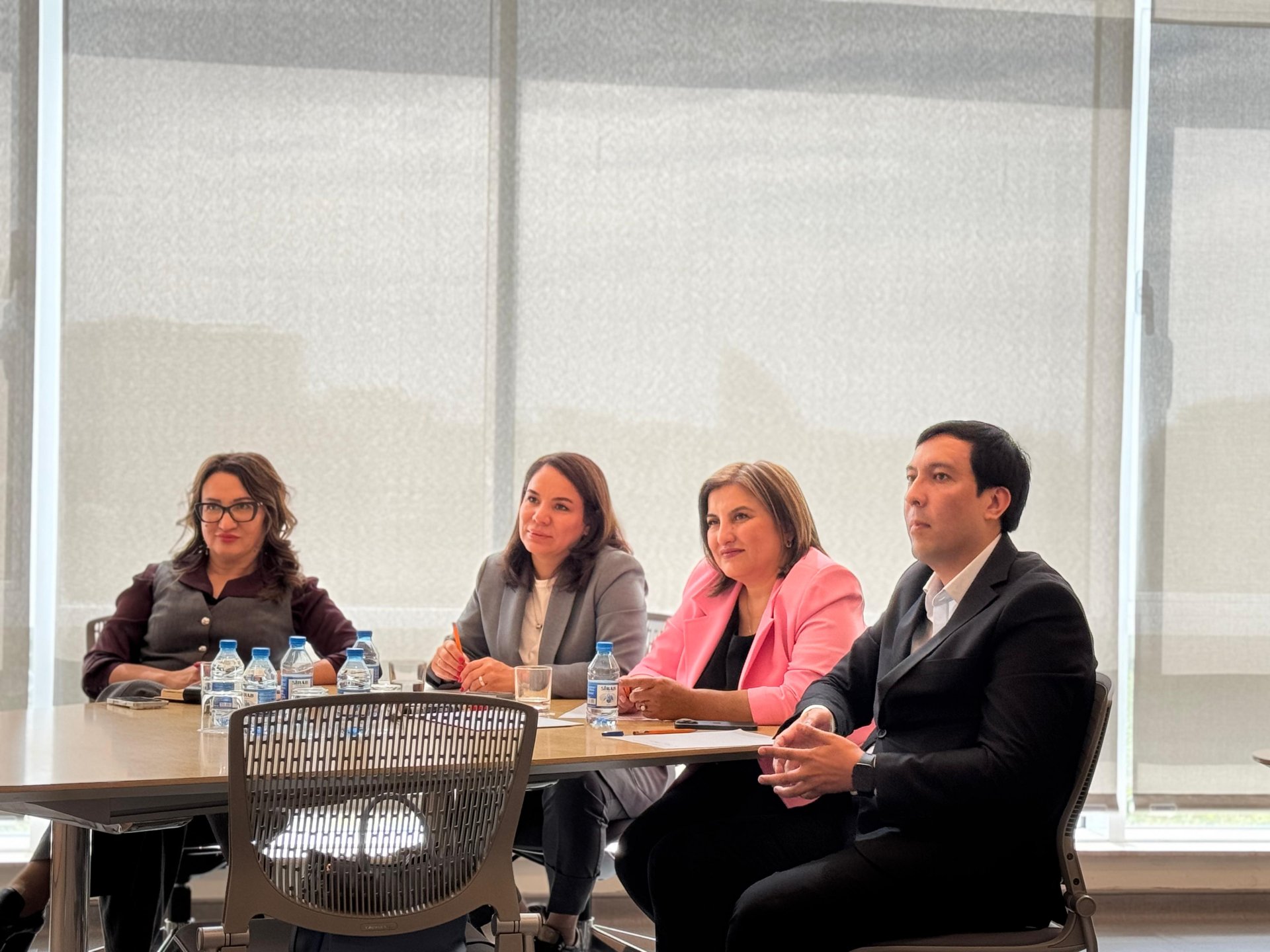 ADA-da Özbəkistanın bir sıra dövlət orqanlarının kommunikasiyaya məsul şəxsləri üçün seminar keçilib (FOTO)