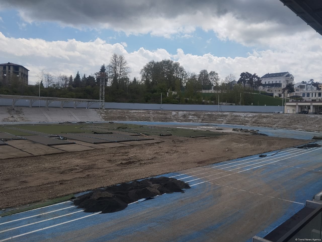 Xankəndi stadionunda təmir-bərpa işləri aparılır (FOTO)