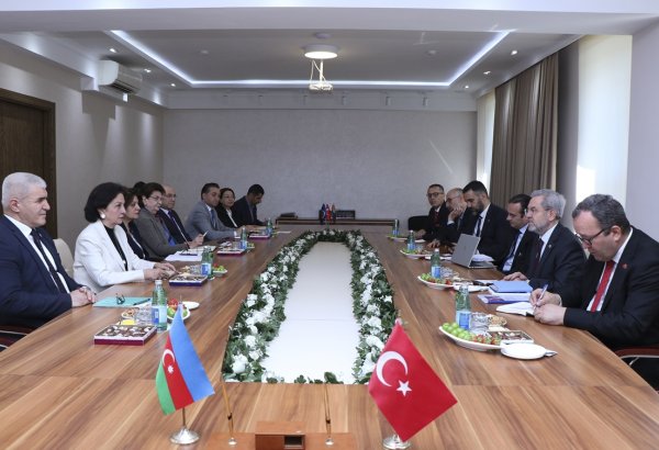 Ankara Universitetinin rektoru AzMİU-da: İkili diplom və elmi əməkdaşlığın əhatəsi genişlənir (FOTO)
