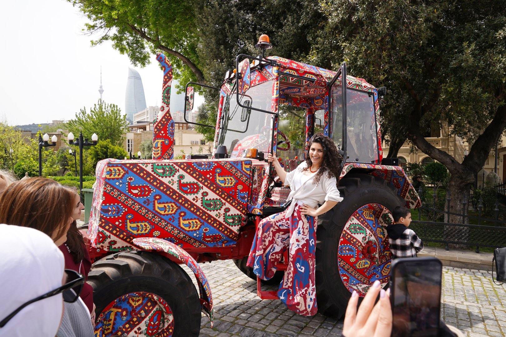 2-4 may tarixlərində təşkil olunan Beynəlxalq Xalça Festivalını daha da rəngarəng edən rəsmi tərəfdaşları (FOTO)