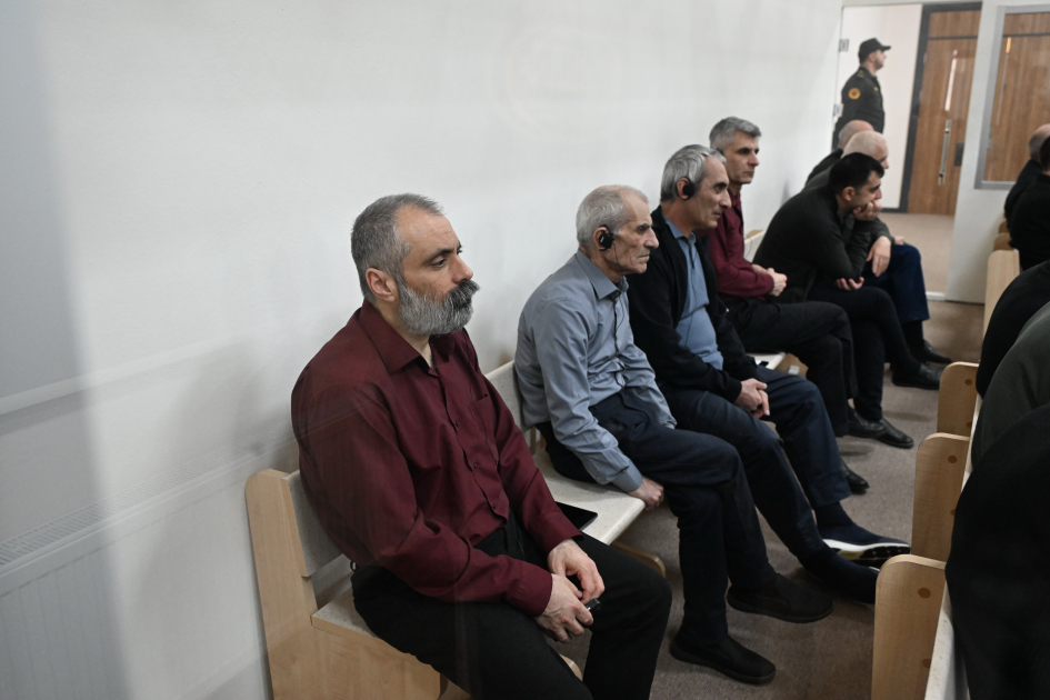 Məhkəmədə Ermənistan silahlı qüvvələri tərəfindən Kəlbəcərin işğalı zamanı əsir və girov götürülmüş azərbaycanlılara işgəncələr verilməsi ilə bağlı ifadələr dinlənilib (FOTO)