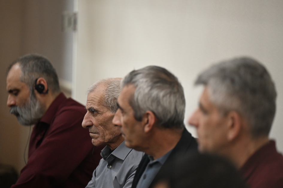 Məhkəmədə Ermənistan silahlı qüvvələri tərəfindən Kəlbəcərin işğalı zamanı əsir və girov götürülmüş azərbaycanlılara işgəncələr verilməsi ilə bağlı ifadələr dinlənilib (FOTO)