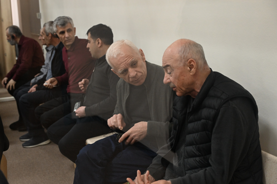Məhkəmədə Ermənistan silahlı qüvvələri tərəfindən Kəlbəcərin işğalı zamanı əsir və girov götürülmüş azərbaycanlılara işgəncələr verilməsi ilə bağlı ifadələr dinlənilib (FOTO)