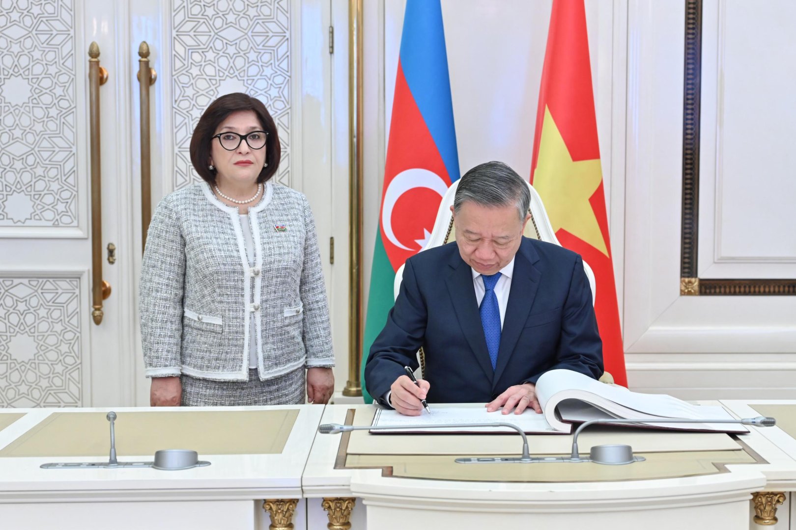 Azərbaycan və Vyetnam arasında qarşılıqlı əlaqələrin uğurla inkişaf etdirilməsi müzakirə olunub (FOTO)