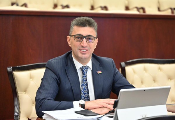 Müstəqillik Günü öz mənəvi və siyasi dəyərini artıraraq bizi həm keçmişə bağlayır, həm də gələcəyə doğru aparır – Deputat