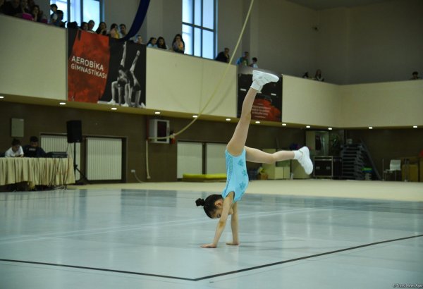 Bakıda “Aerobika gimnastikası üzrə 9-cu ölkə çempionatı və Bakı birinciliyi”nin ikinci günü keçirilir (FOTO)