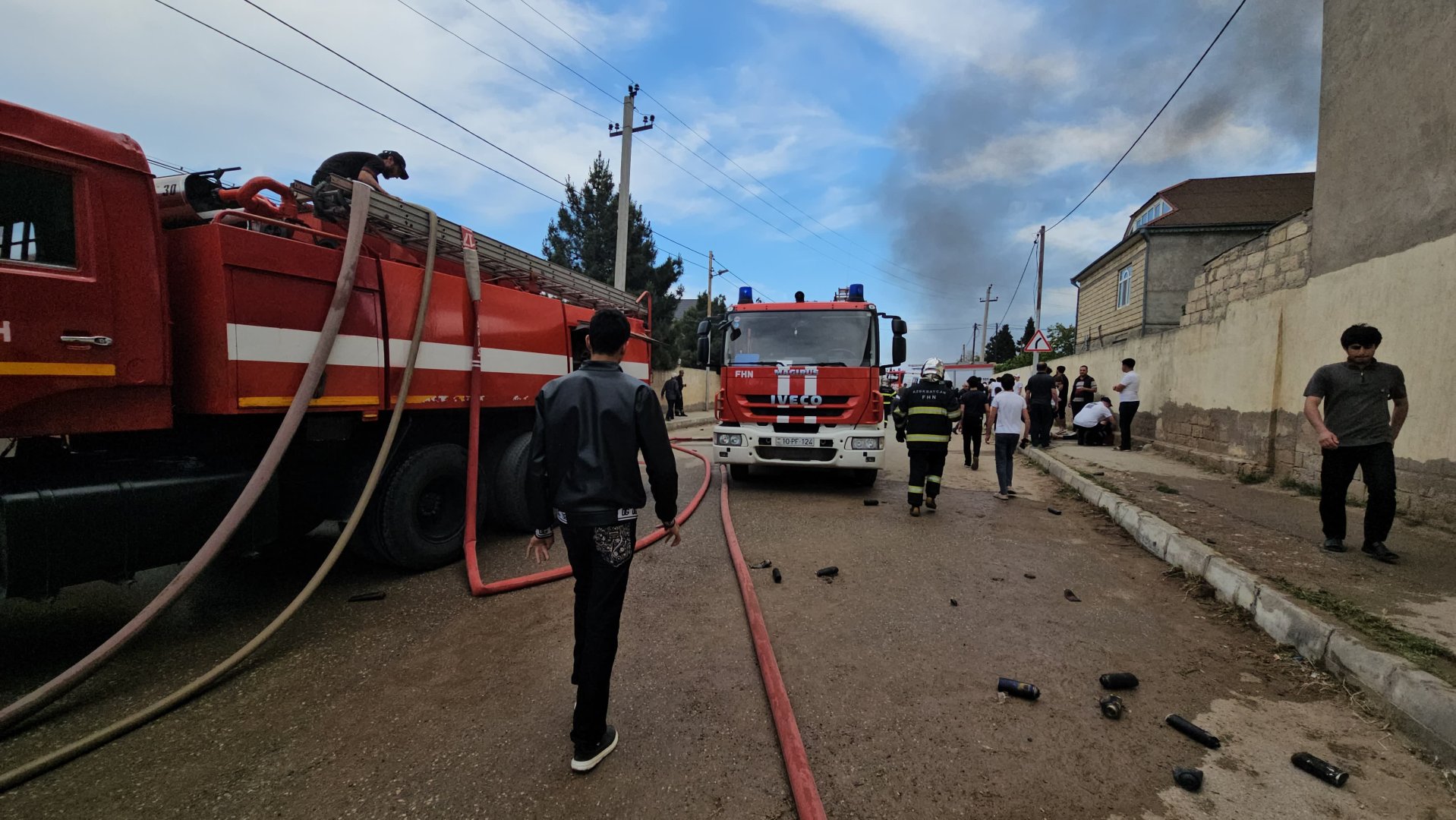 Abşeronda sexdəki yanğın söndürülüb (YENİLƏNİB) (FOTO/VİDEO)