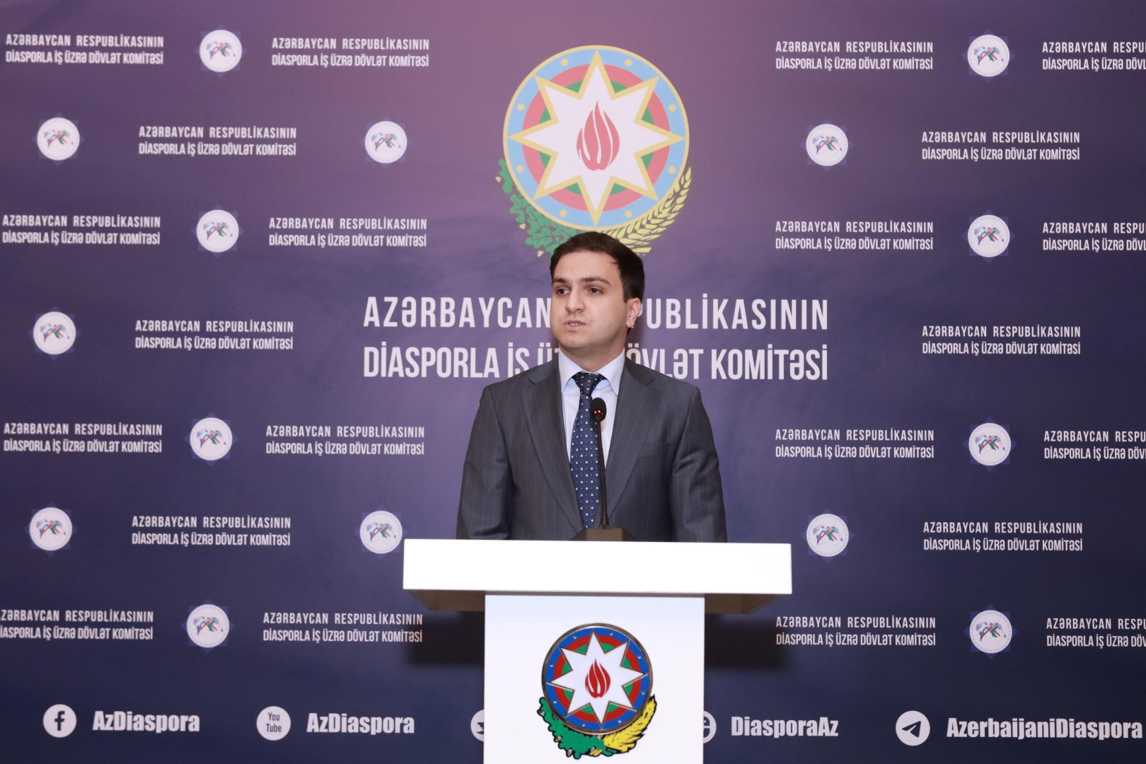 Ümummilli Lider Heydər Əliyevin anadan olmasının 102-ci ildönümü Diasporla İş üzrə Dövlət Komitəsində qeyd edilib (FOTO)