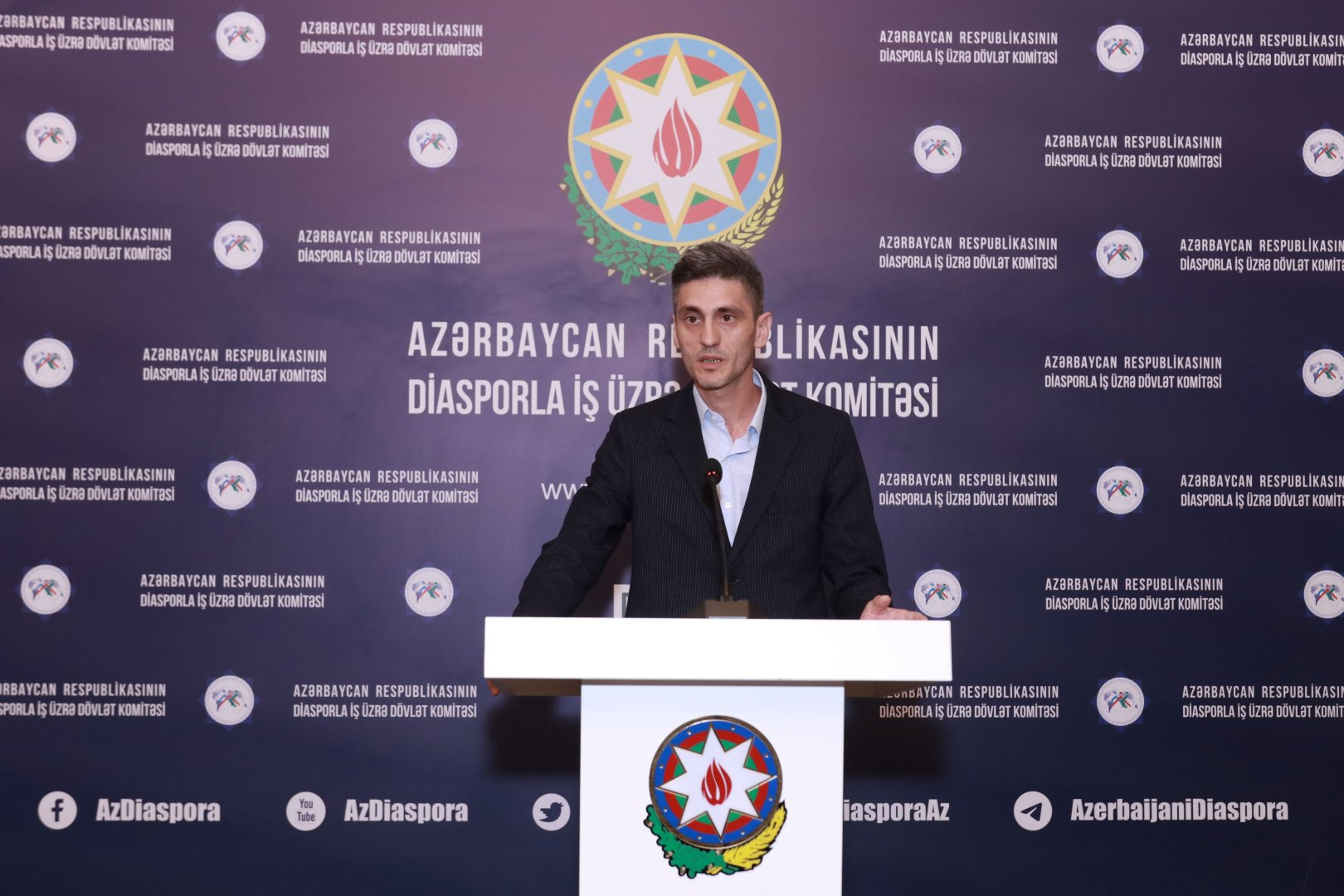 Ümummilli Lider Heydər Əliyevin anadan olmasının 102-ci ildönümü Diasporla İş üzrə Dövlət Komitəsində qeyd edilib (FOTO)