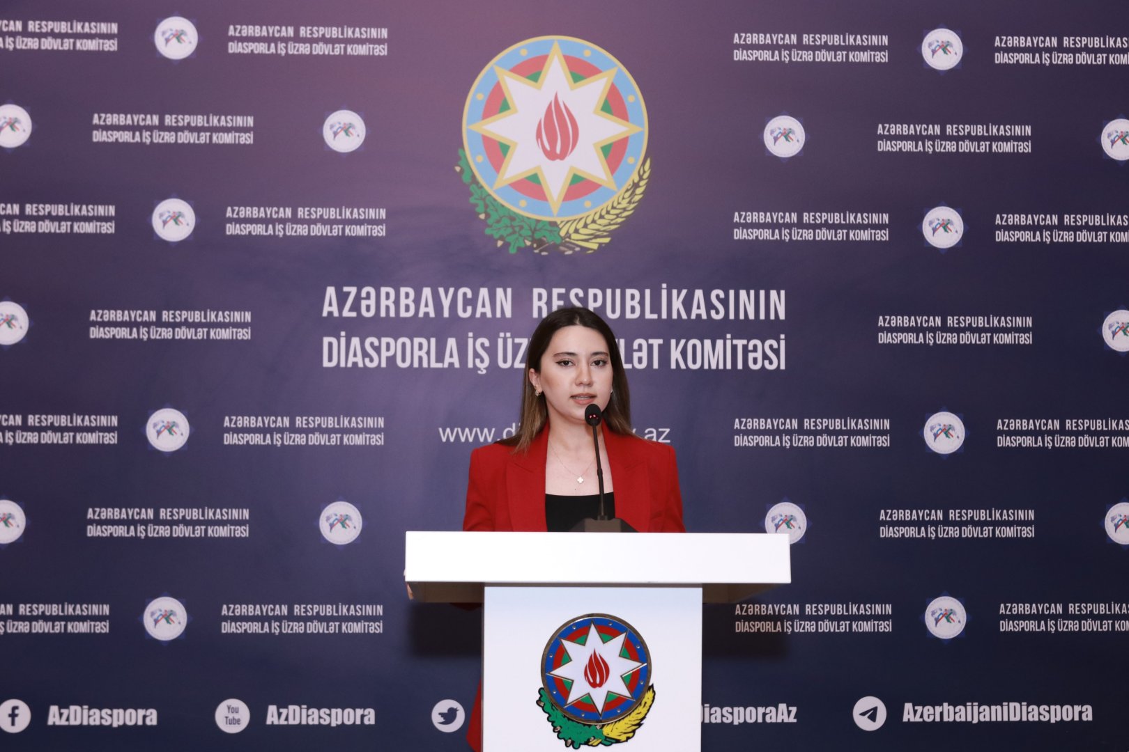 Ümummilli Lider Heydər Əliyevin anadan olmasının 102-ci ildönümü Diasporla İş üzrə Dövlət Komitəsində qeyd edilib (FOTO)