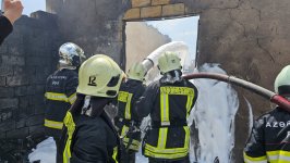 Abşeronda sexdəki yanğın söndürülüb (YENİLƏNİB) (FOTO/VİDEO)