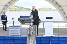 Prezident İlham Əliyev və Birinci xanım Mehriban Əliyeva Şuşada inşa ediləcək dördüncü yaşayış kompleksinin təməlqoyma mərasimində iştirak ediblər (YENİLƏNİB) (FOTO)