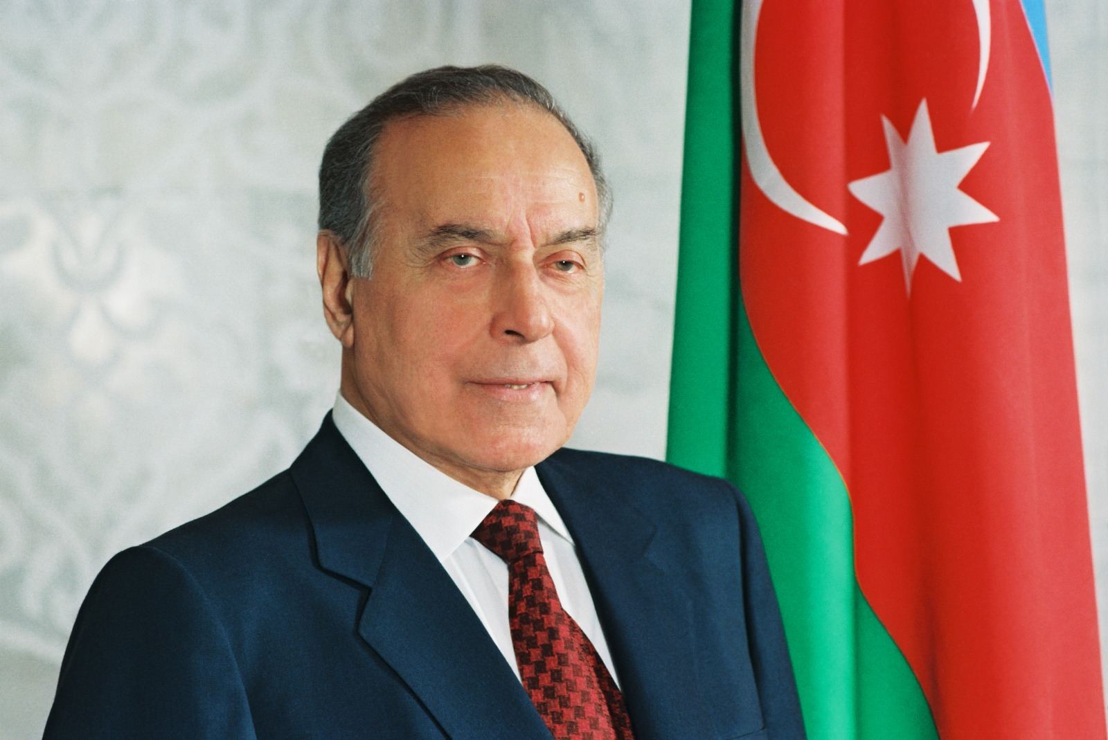 Azərbaycanın ümummilli lideri Heydər Əliyevin anadan olmasının 102-ci ildönümüdür