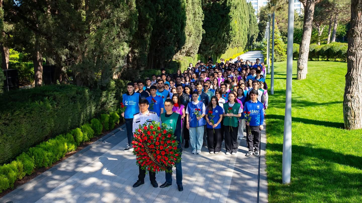 Azərbaycan Könüllüləri Ulu Öndər Heydər Əliyevin əziz xatirəsini yad ediblər (FOTO)