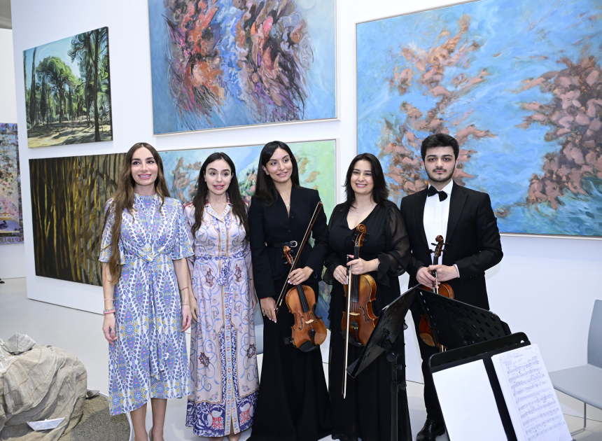 Heydər Əliyev Fondunun vitse-prezidenti Leyla Əliyeva və Arzu Əliyeva Romada MAMA “Ana təbiət” sərgisinin təqdimatında iştirak ediblər (FOTO)