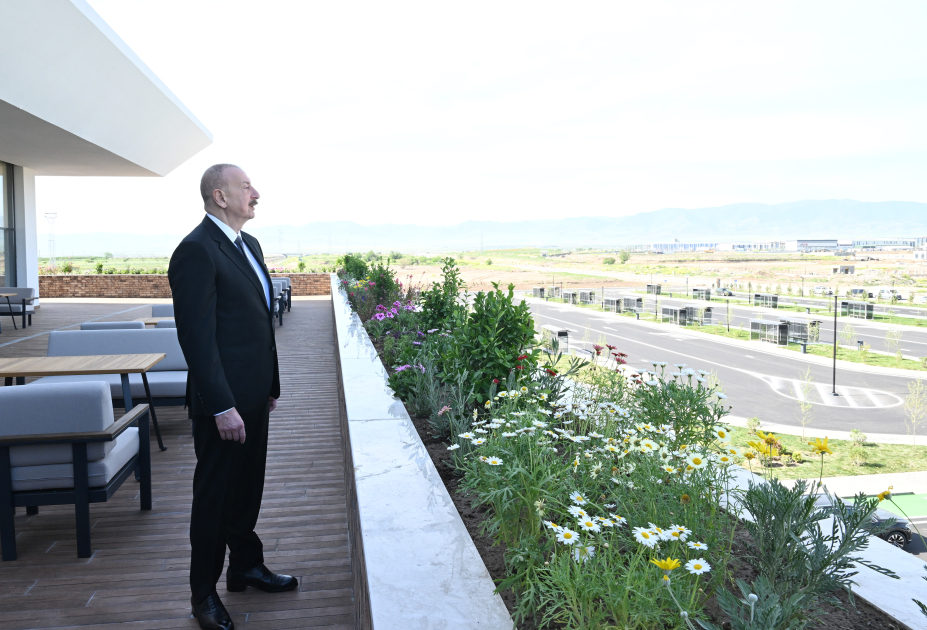 Prezident İlham Əliyev Ağdam Dəmir Yolu və Avtovağzal Kompleksinin açılışında iştirak edib (YENİLƏNİB) (FOTO)