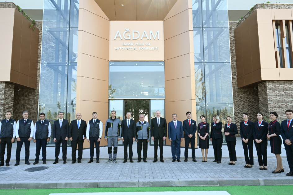 Prezident İlham Əliyev Ağdam Dəmir Yolu və Avtovağzal Kompleksinin açılışında iştirak edib (YENİLƏNİB) (FOTO)