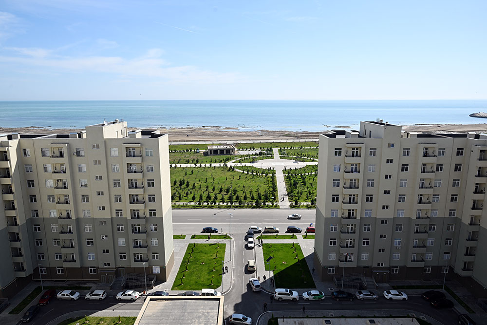Hərbi qulluqçulara mənzillər verilib (FOTO)