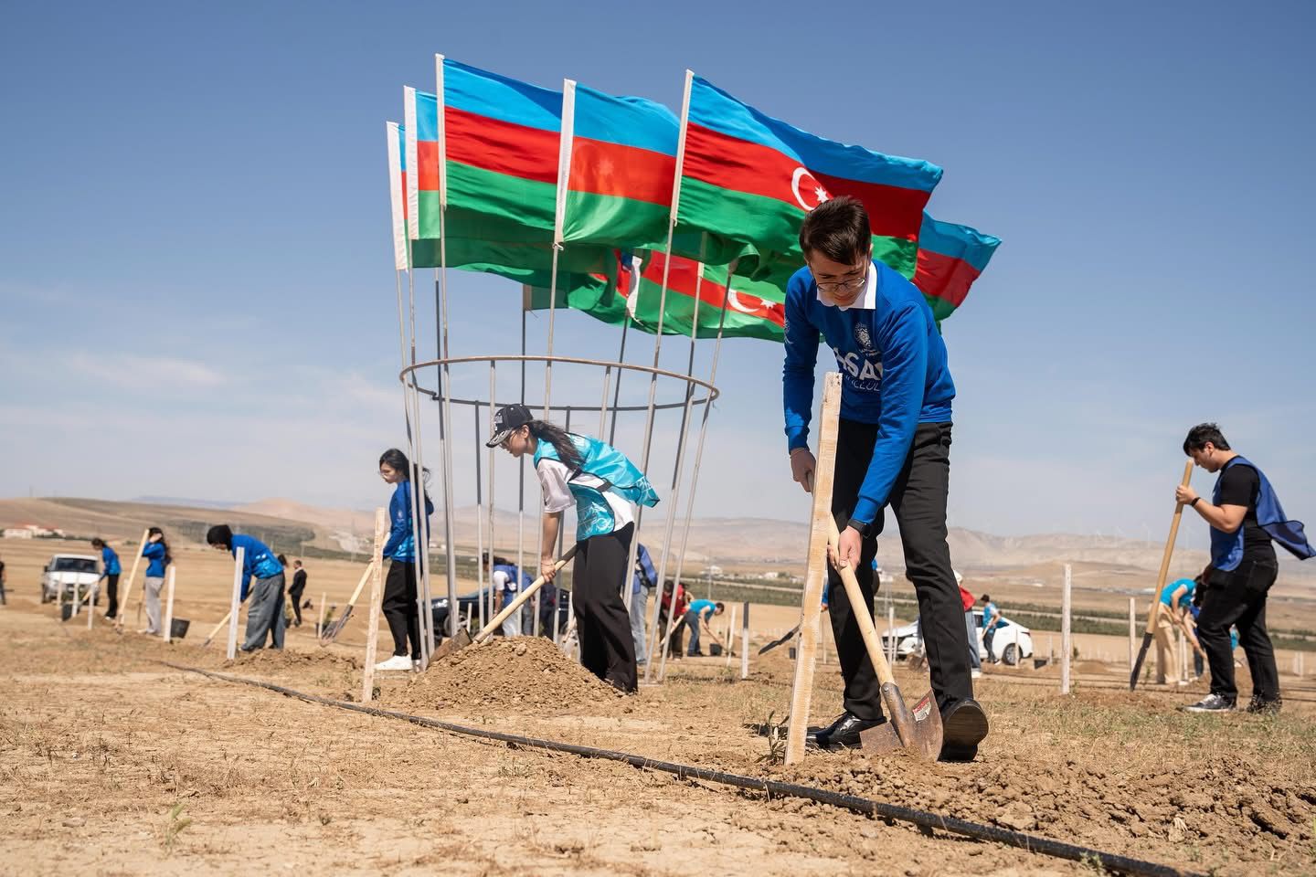 Azərbaycan Könüllüləri Ulu Öndər Heydər Əliyevin əziz xatirəsini yad ediblər (FOTO)