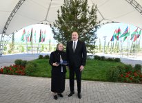 Prezident İlham Əliyev Ağdamın Kəngərli kəndinə köçən sakinlərlə görüşüb, onlara evlərin açarlarını təqdim edib (FOTO)