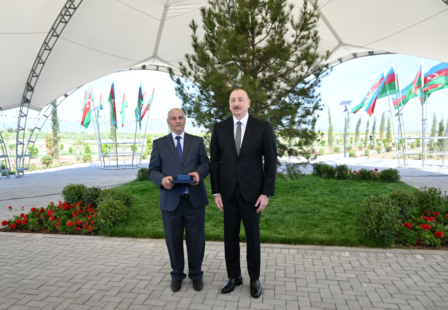 Prezident İlham Əliyev Ağdam rayonunun Kəngərli kəndinin birinci mərhələsinin açılışında iştirak edib (FOTO) (YENİLƏNİB)