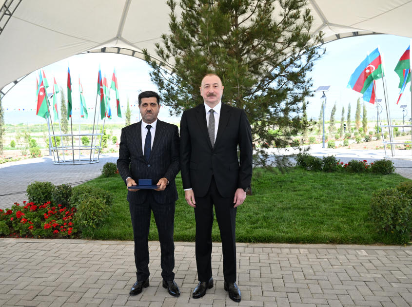 Prezident İlham Əliyev Ağdam rayonunun Kəngərli kəndinin birinci mərhələsinin açılışında iştirak edib (FOTO) (YENİLƏNİB)