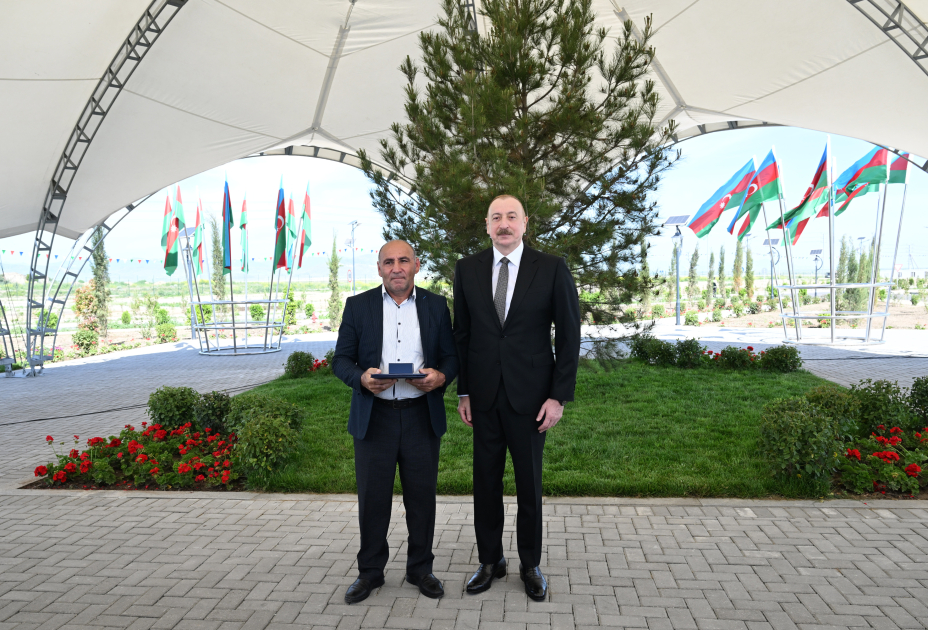 Prezident İlham Əliyev Ağdam rayonunun Kəngərli kəndinin birinci mərhələsinin açılışında iştirak edib (FOTO) (YENİLƏNİB)