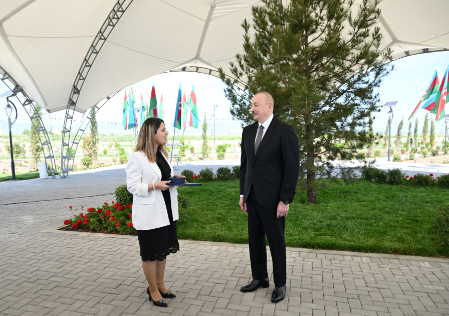 Prezident İlham Əliyev Ağdam rayonunun Kəngərli kəndinin birinci mərhələsinin açılışında iştirak edib (FOTO) (YENİLƏNİB)