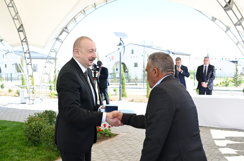 Prezident İlham Əliyev Ağdam rayonunun Kəngərli kəndinin birinci mərhələsinin açılışında iştirak edib (FOTO) (YENİLƏNİB)